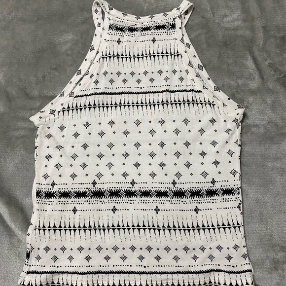 Halter Tank - Picture 3 of 4